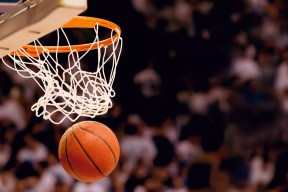 中国男篮队员强调防守端调整 表现积极，中国男篮控卫