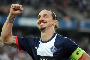 巴西世界杯队员集结，热身赛表现亮眼